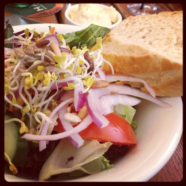 1157473_10151505661955703_188842470_n